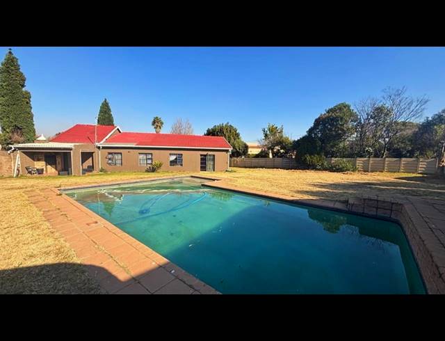 4 BEDROOM HOUSE FOR SALE IN BRACKENHURST